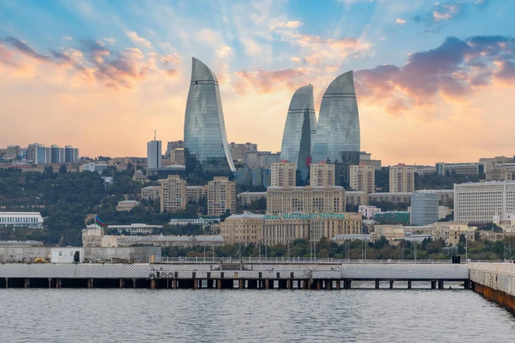 عاصمة أذربيجان مدينة باكو لمقالة فيزا أذربيجان للسعوديين