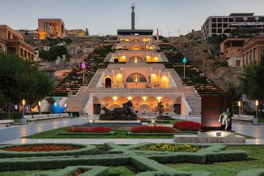 مجمع الشلال في يريفان، أرمينيا - معلم سياحي رئيسي ووجهة للزوار بفيزا أرمينيا الإلكترونية.